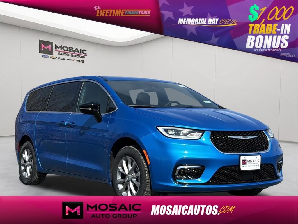 2026 Chrysler Pacifica Select AWD's photo