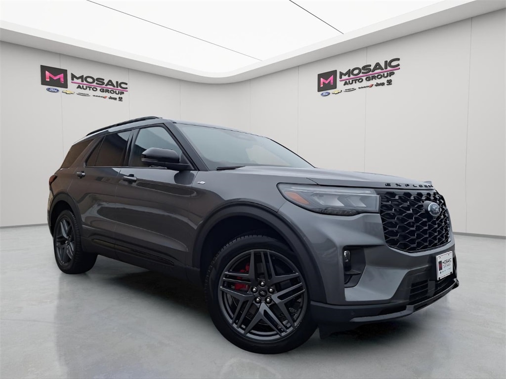 2025 Ford Explorer ST-LINE's photo