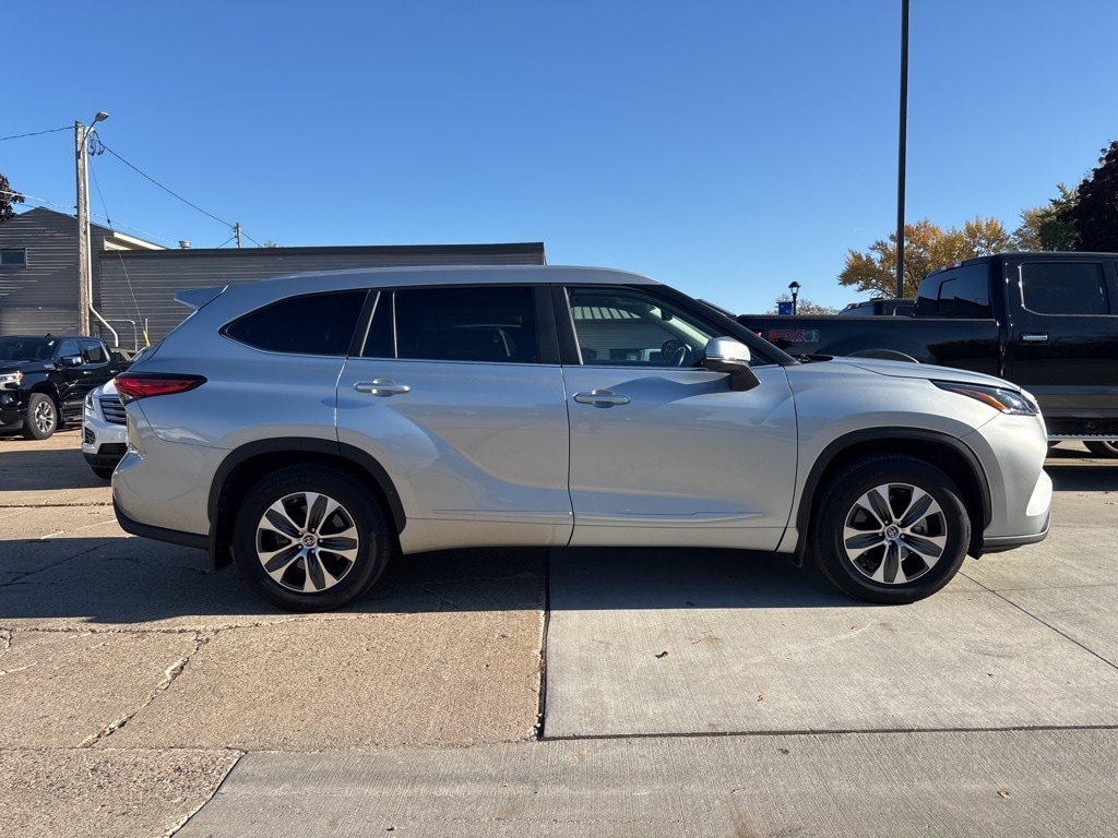 Used 2023 Toyota Highlander XLE with VIN 5TDKDRBH1PS508232 for sale in Lake City, Minnesota