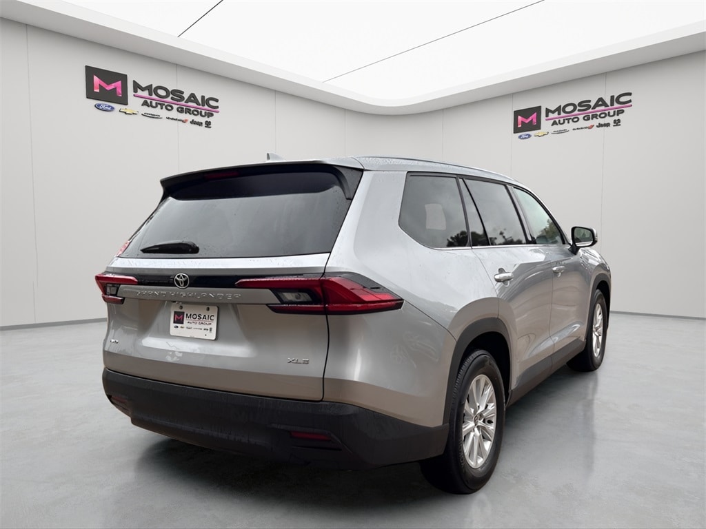 Used 2025 Toyota Grand Highlander XLE with VIN 5TDAAAB55SS079567 for sale in Lake City, Minnesota