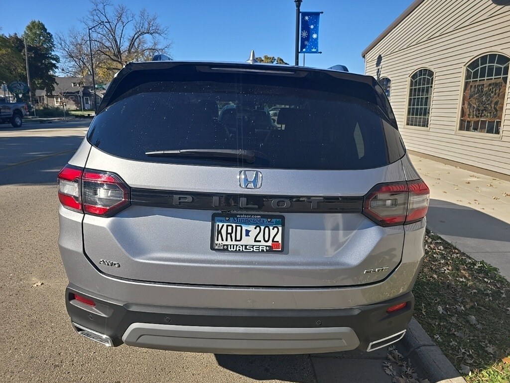Used 2023 Honda Pilot Elite SUV