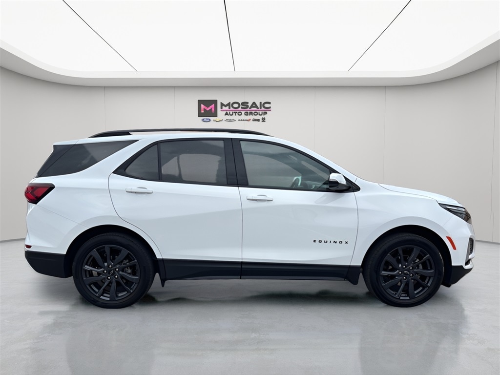 Used 2022 Chevrolet Equinox RS with VIN 2GNAXWEV0N6147349 for sale in Lake City, Minnesota