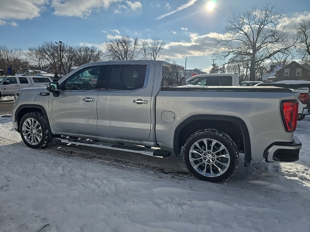Used 2022 GMC Sierra 1500 Denali Denali with VIN 1GTUUGET2NZ513920 for sale in Lake City, Minnesota