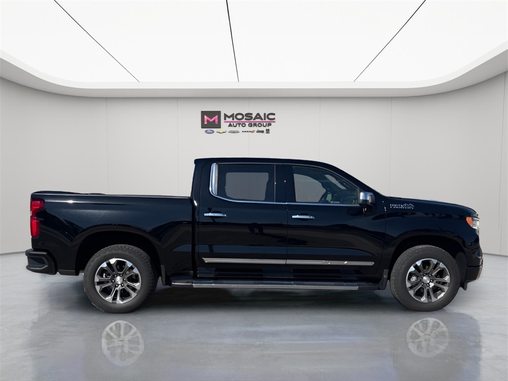 Used 2024 Chevrolet Silverado 1500 High Country with VIN 2GCUDJED4R1163078 for sale in Lake City, Minnesota