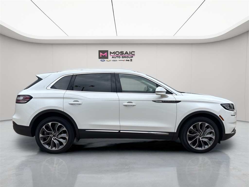 Used 2022 Lincoln Nautilus Reserve with VIN 2LMPJ8K99NBL22616 for sale in Lake City, Minnesota