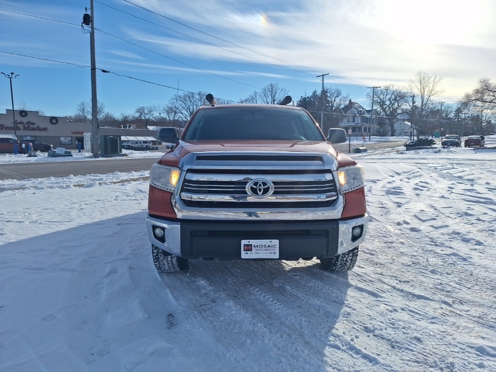Used 2017 Toyota Tundra SR5 with VIN 5TFCW5F18HX022078 for sale in Lake City, Minnesota