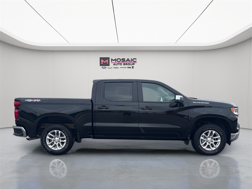 Used 2024 Chevrolet Silverado 1500 LT with VIN 1GCUDDED3RZ204180 for sale in Lake City, Minnesota