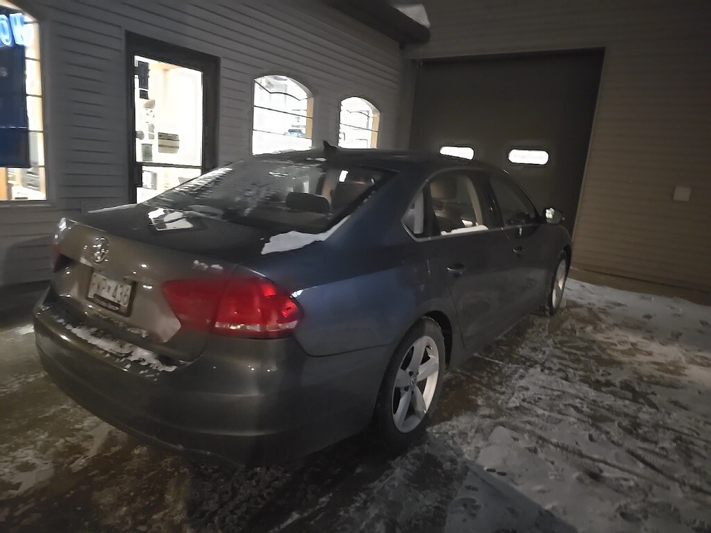 Used 2014 Volkswagen Passat 1.8T SE Sedan