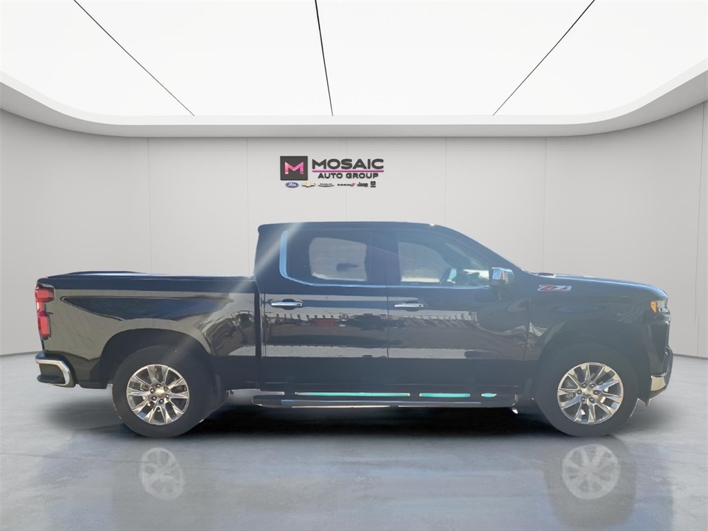 Used 2020 Chevrolet Silverado 1500 LTZ with VIN 1GCUYGEDXLZ373562 for sale in Lake City, Minnesota