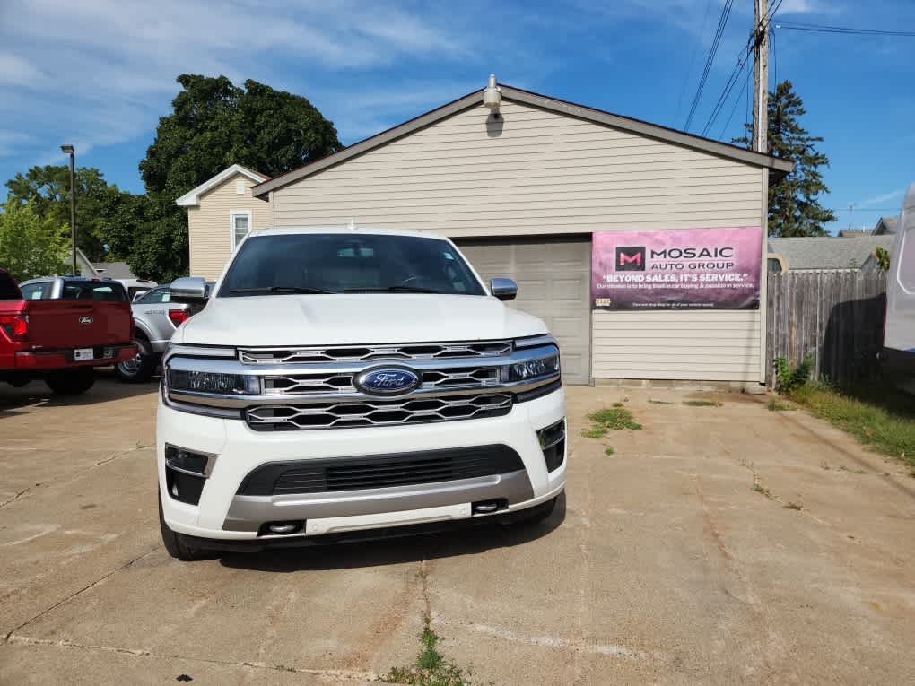 Used 2022 Ford Expedition Platinum with VIN 1FMJU1MT8NEA07349 for sale in Lake City, Minnesota