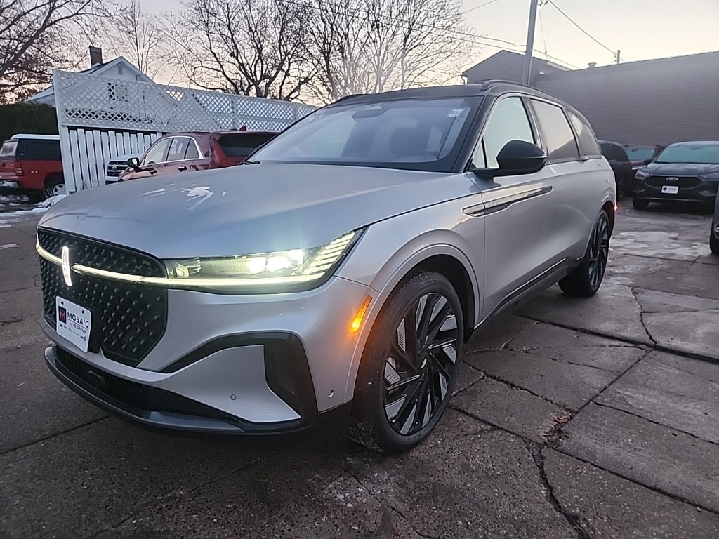 2024 Lincoln Nautilus Reserve's photo