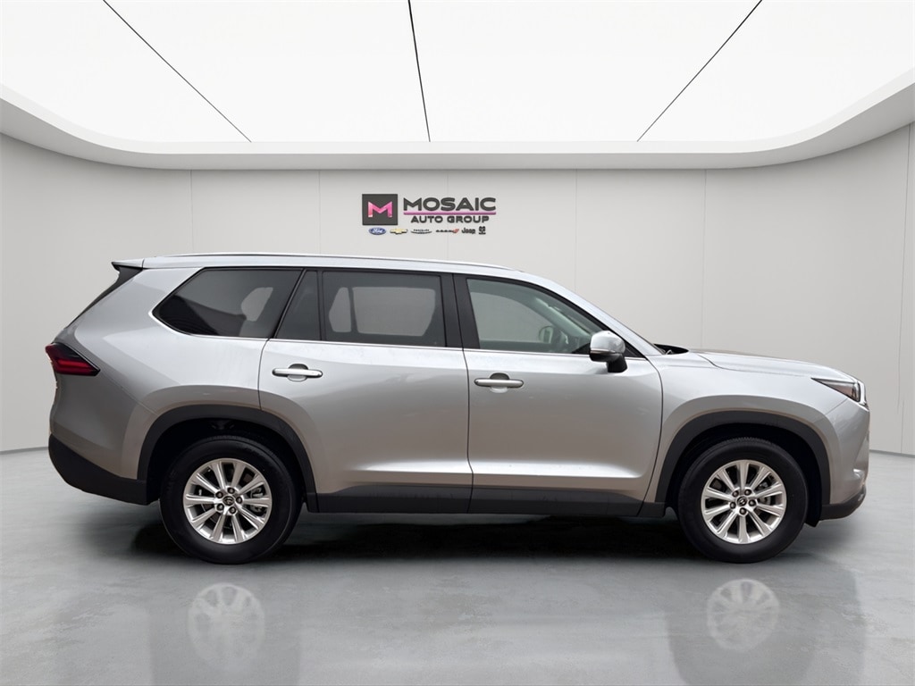 Used 2025 Toyota Grand Highlander XLE with VIN 5TDAAAB55SS079567 for sale in Lake City, Minnesota