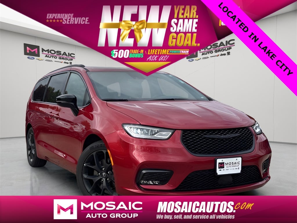 2025 Chrysler Pacifica Limited's photo