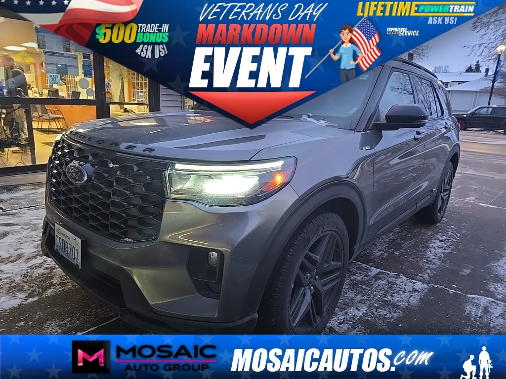 2025 Ford Explorer ST-LINE's photo