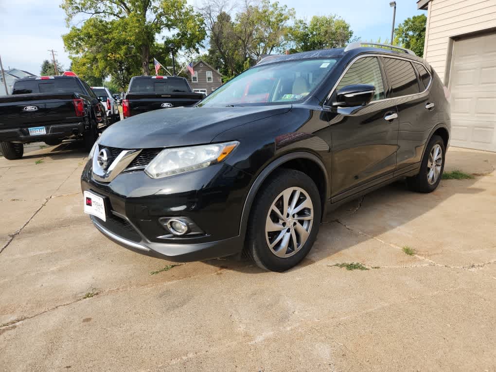 Used 2014 Nissan Rogue SL with VIN 5N1AT2MV6EC836474 for sale in Lake City, Minnesota