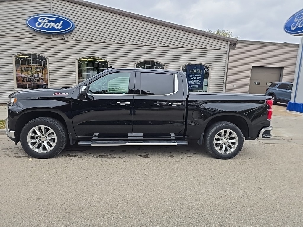 Used 2020 Chevrolet Silverado 1500 LTZ with VIN 1GCUYGEDXLZ373562 for sale in Lake City, Minnesota