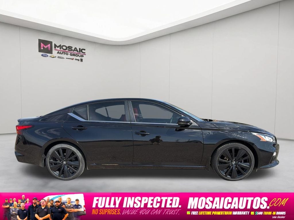Used 2022 Nissan Altima SR with VIN 1N4BL4CV0NN366734 for sale in Zumbrota, Minnesota