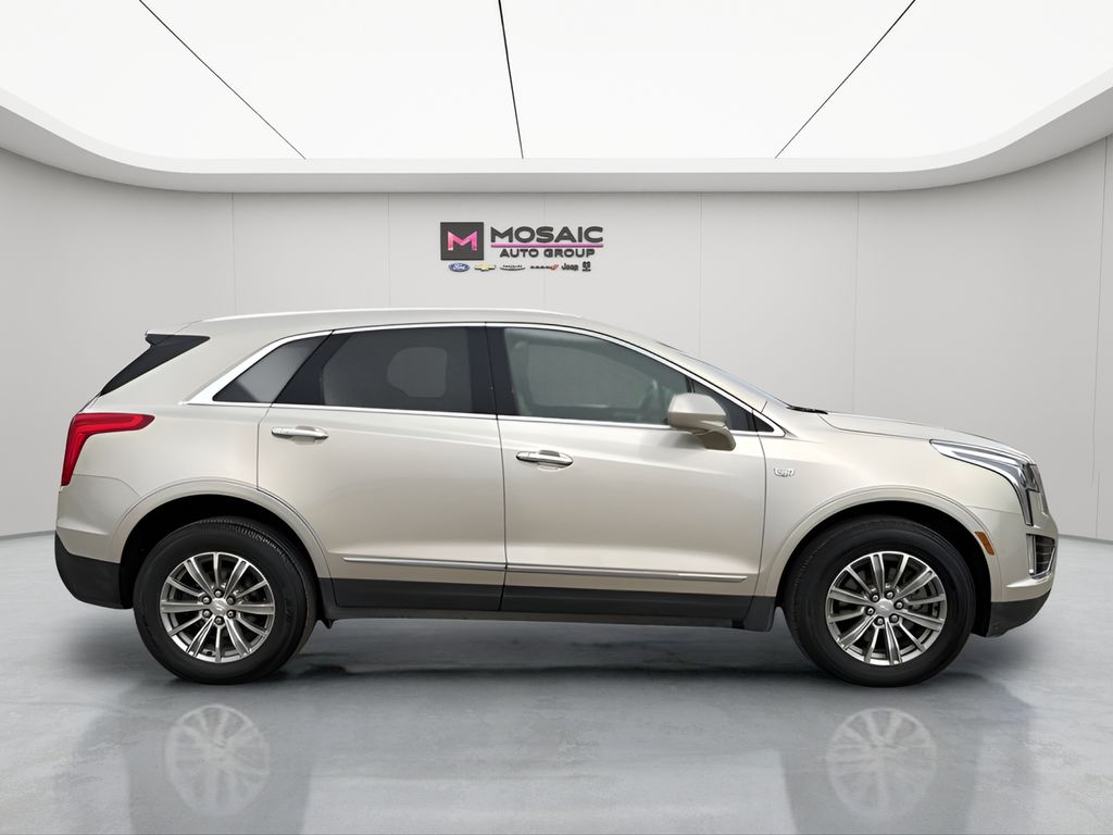 Used 2017 Cadillac XT5 Luxury with VIN 1GYKNDRS7HZ181797 for sale in Zumbrota, Minnesota