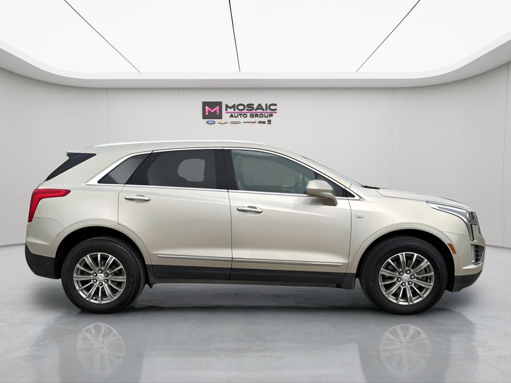 Used 2017 Cadillac XT5 Luxury with VIN 1GYKNDRS7HZ181797 for sale in Zumbrota, Minnesota