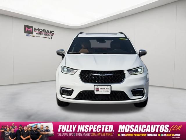 Used 2025 Chrysler Pacifica Pinnacle with VIN 2C4RC3PG5SR517919 for sale in Zumbrota, Minnesota