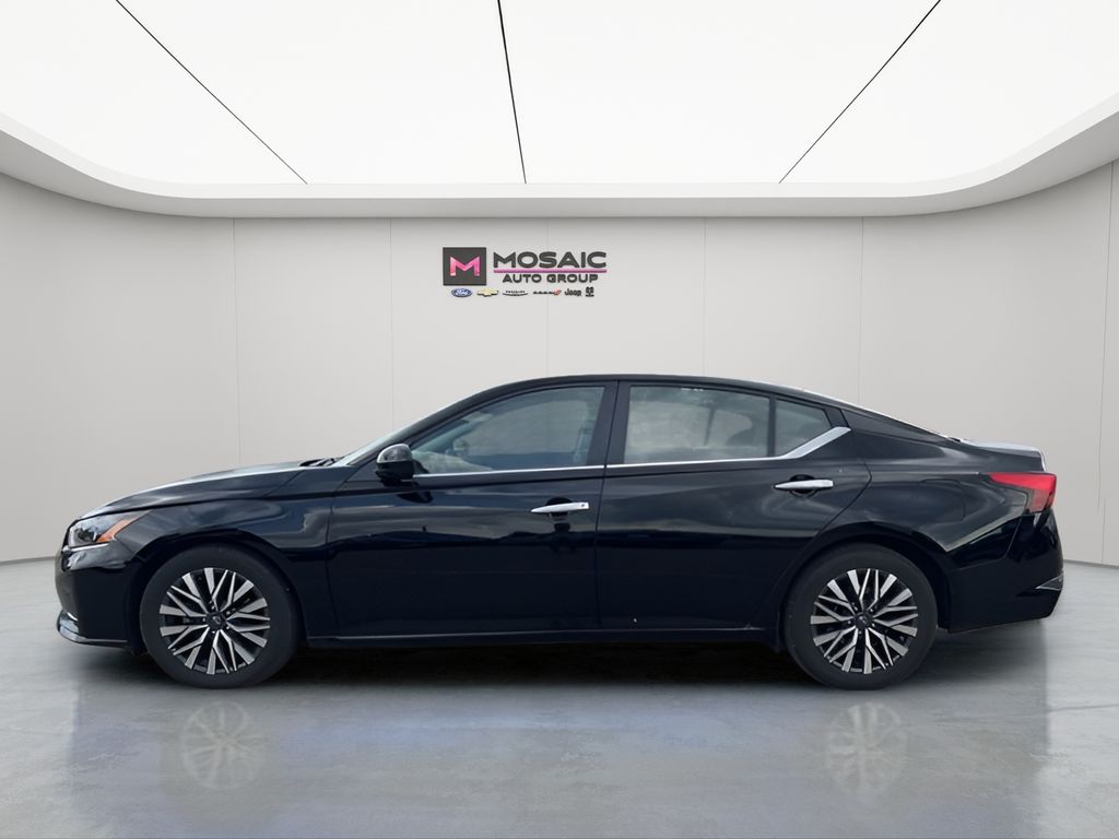 Used 2023 Nissan Altima SV with VIN 1N4BL4DV5PN356203 for sale in Zumbrota, Minnesota