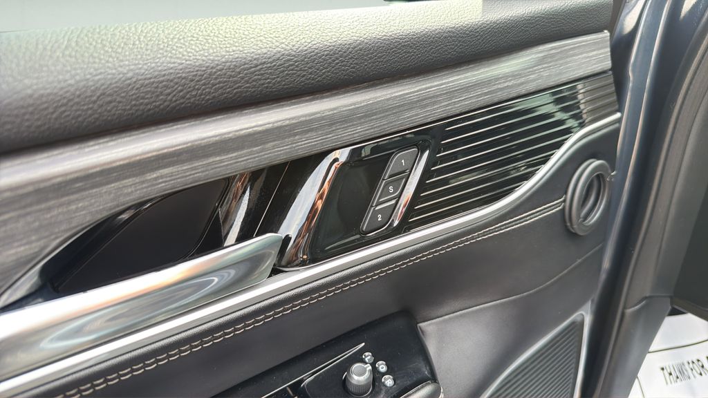 2024 Jeep Wagoneer L Series III - Photo 29