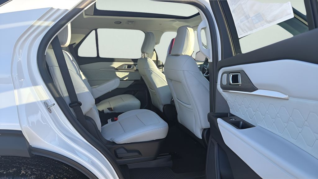 2026 Ford Explorer Platinum - Photo 13