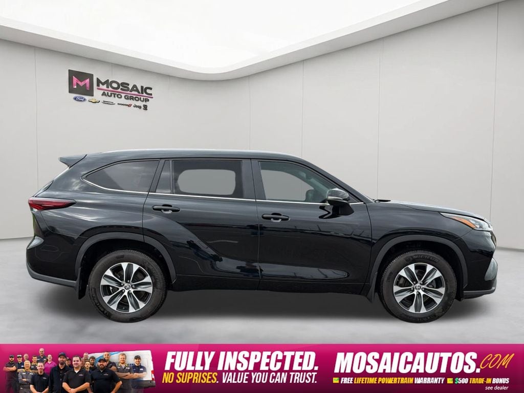 Used 2024 Toyota Highlander XLE with VIN 5TDKDRBH7RS573993 for sale in Zumbrota, Minnesota
