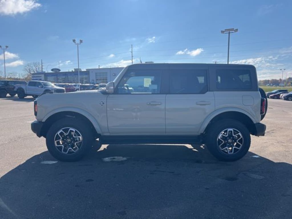 New 2025 Ford Bronco Outer Banks SUV