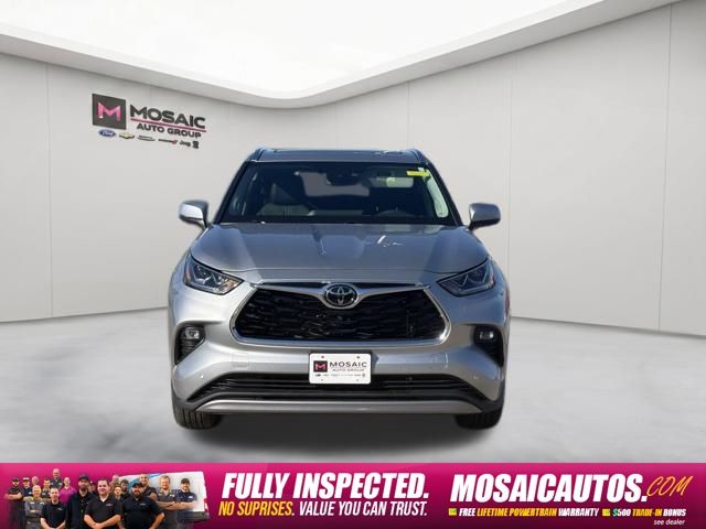Used 2024 Toyota Highlander Platinum with VIN 5TDKDRBH6RS573404 for sale in Zumbrota, Minnesota