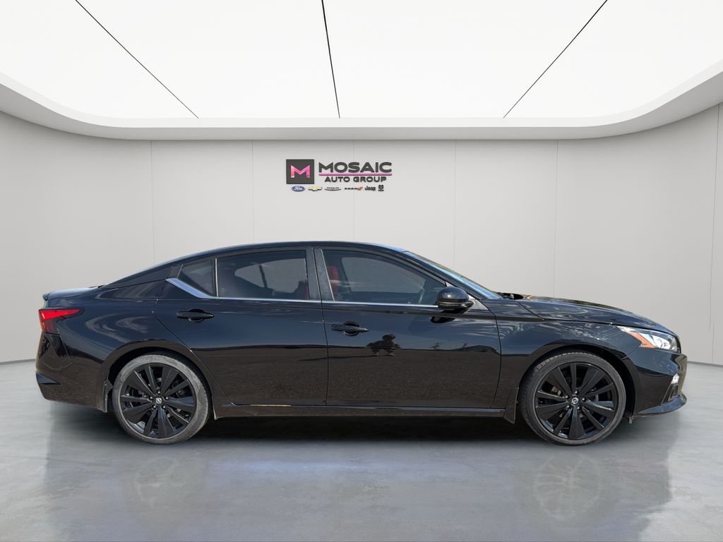 Used 2022 Nissan Altima SR with VIN 1N4BL4CV0NN366734 for sale in Zumbrota, Minnesota