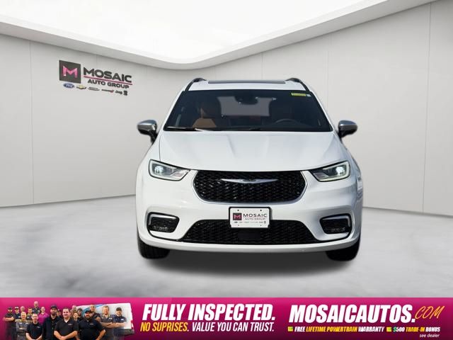 Used 2025 Chrysler Pacifica Pinnacle with VIN 2C4RC3PG5SR517919 for sale in Zumbrota, Minnesota