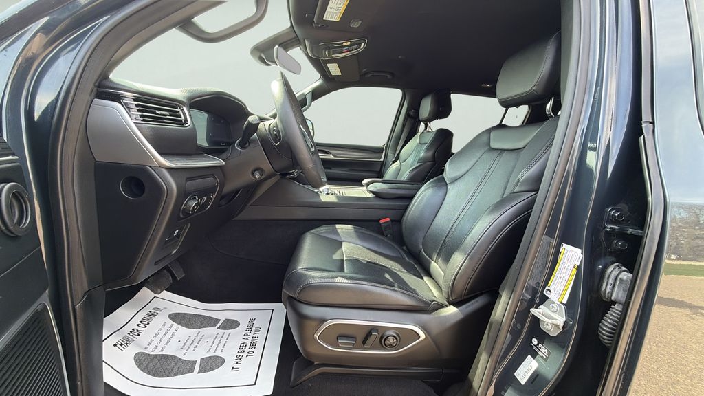 2024 Jeep Wagoneer L Series III - Photo 24