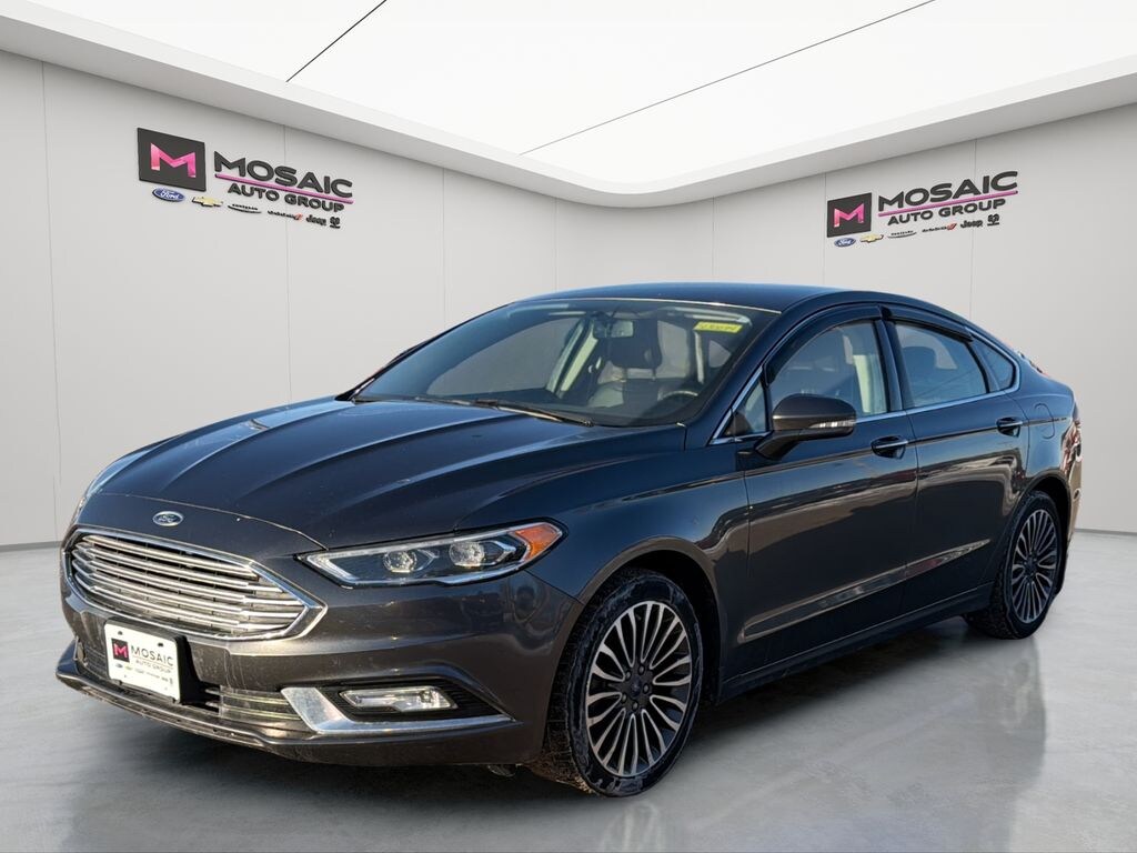 Used 2017 Ford Fusion SE Sedan