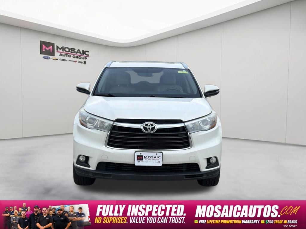 Used 2016 Toyota Highlander XLE with VIN 5TDJKRFH9GS268696 for sale in Zumbrota, Minnesota