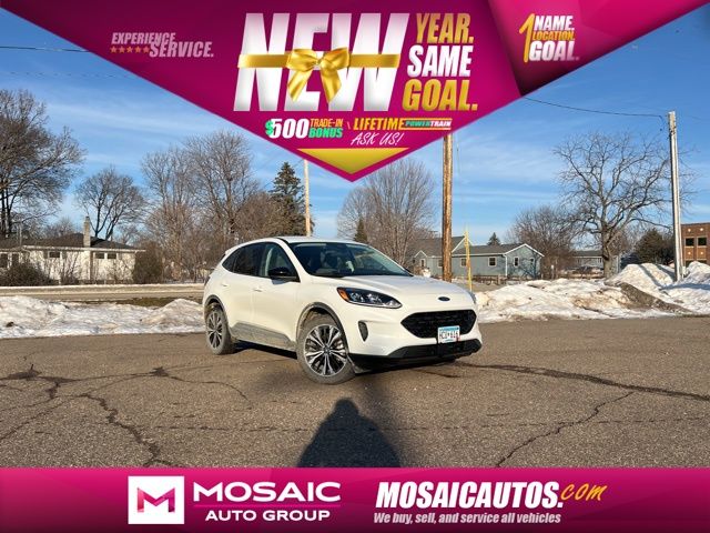 2021 Ford Escape SE's photo