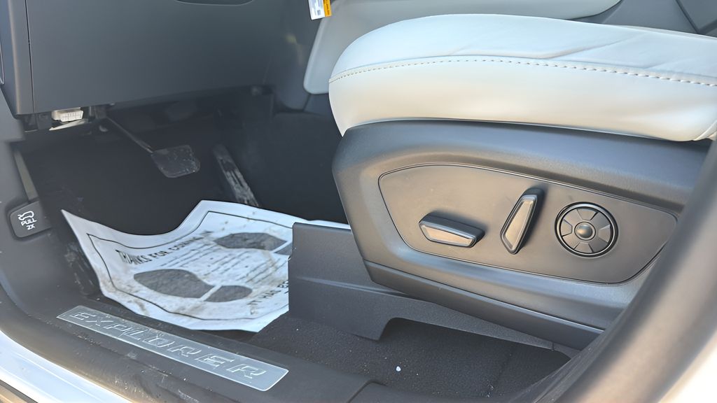 2026 Ford Explorer Platinum - Photo 30