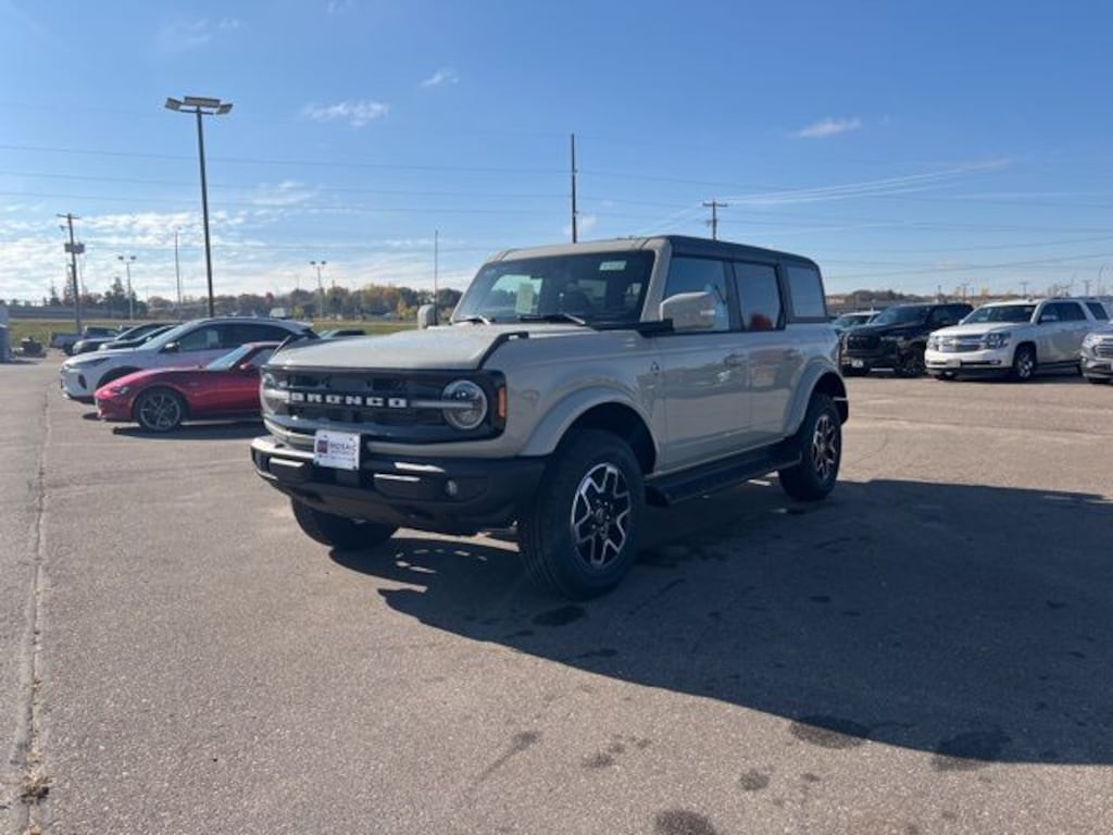 New 2025 Ford Bronco Outer Banks SUV