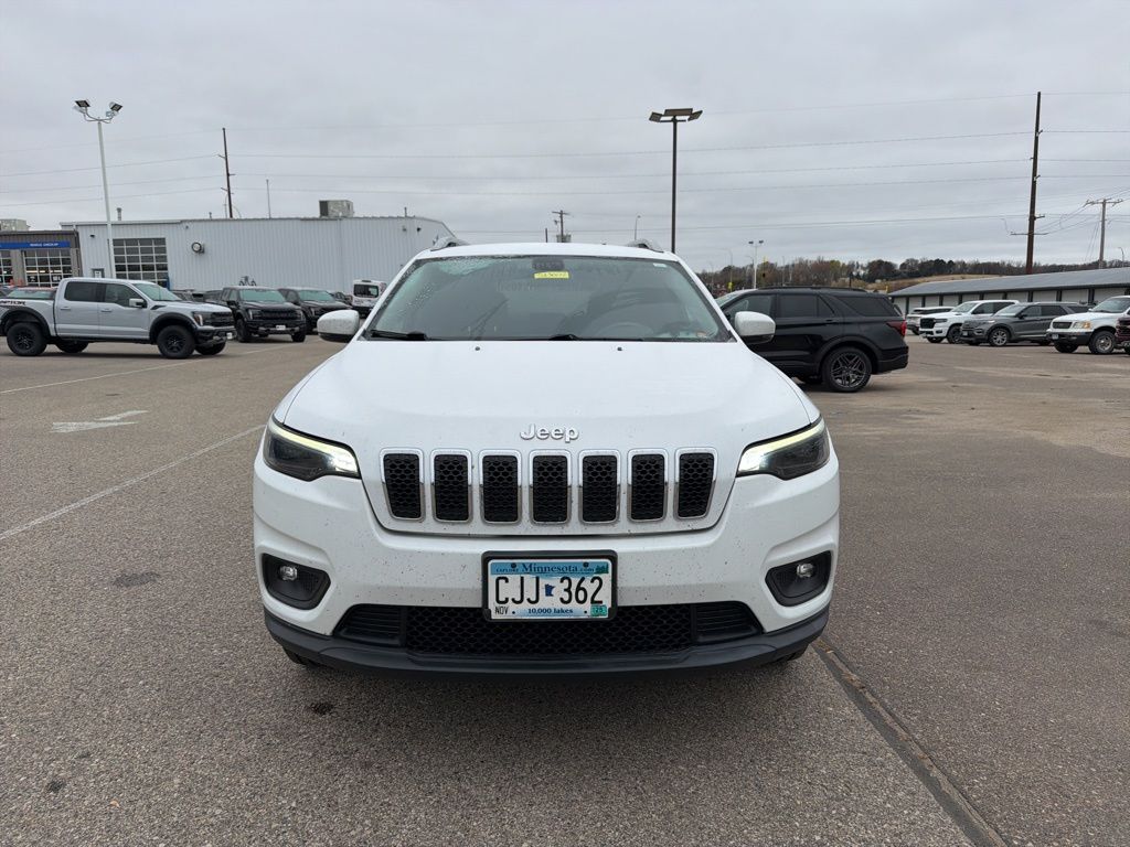 Used 2019 Jeep Cherokee Latitude Plus with VIN 1C4PJMLB1KD229069 for sale in Zumbrota, Minnesota