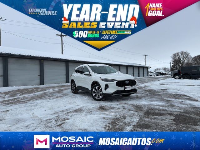 2023 Ford Escape Platinum's photo