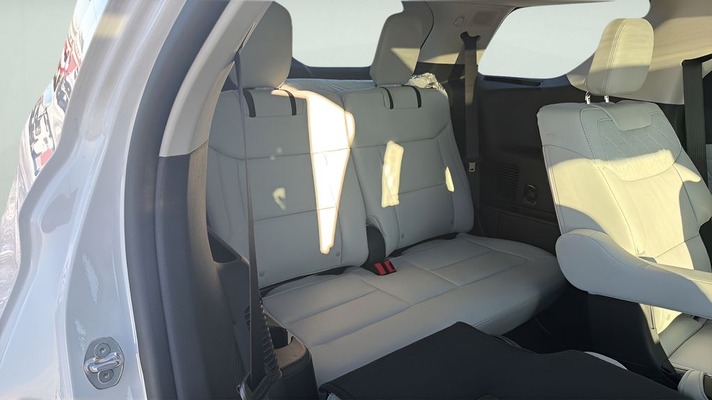 2026 Ford Explorer Platinum - Photo 14