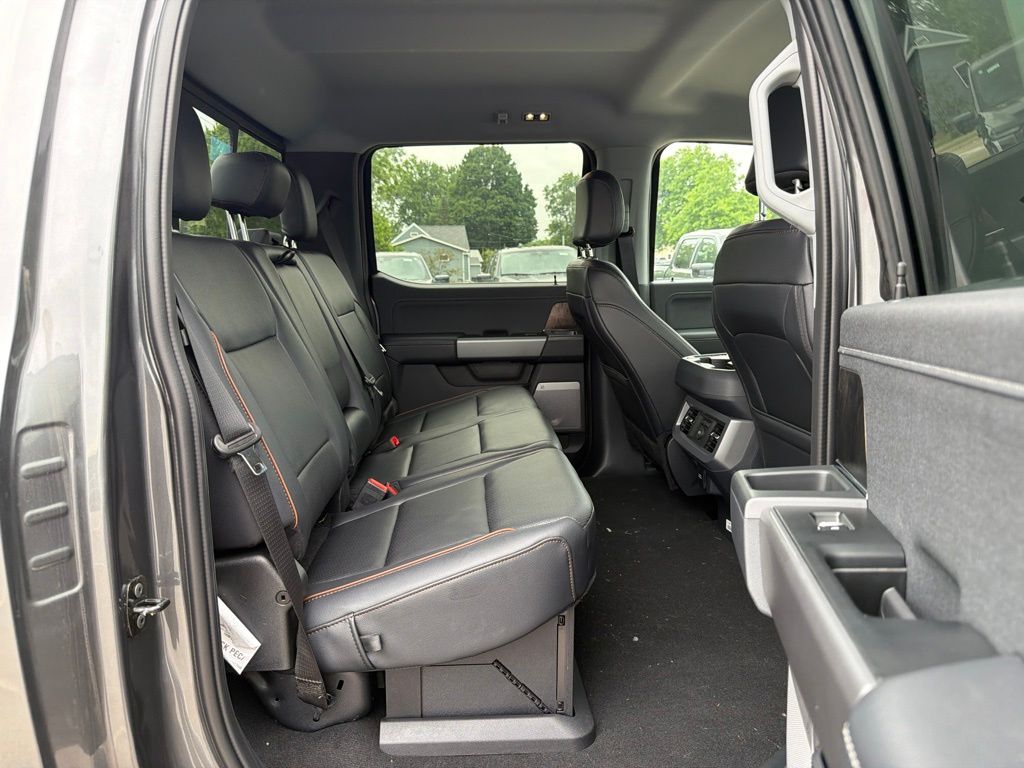 2026 Ford F-350 Super Duty Lariat - Photo 11