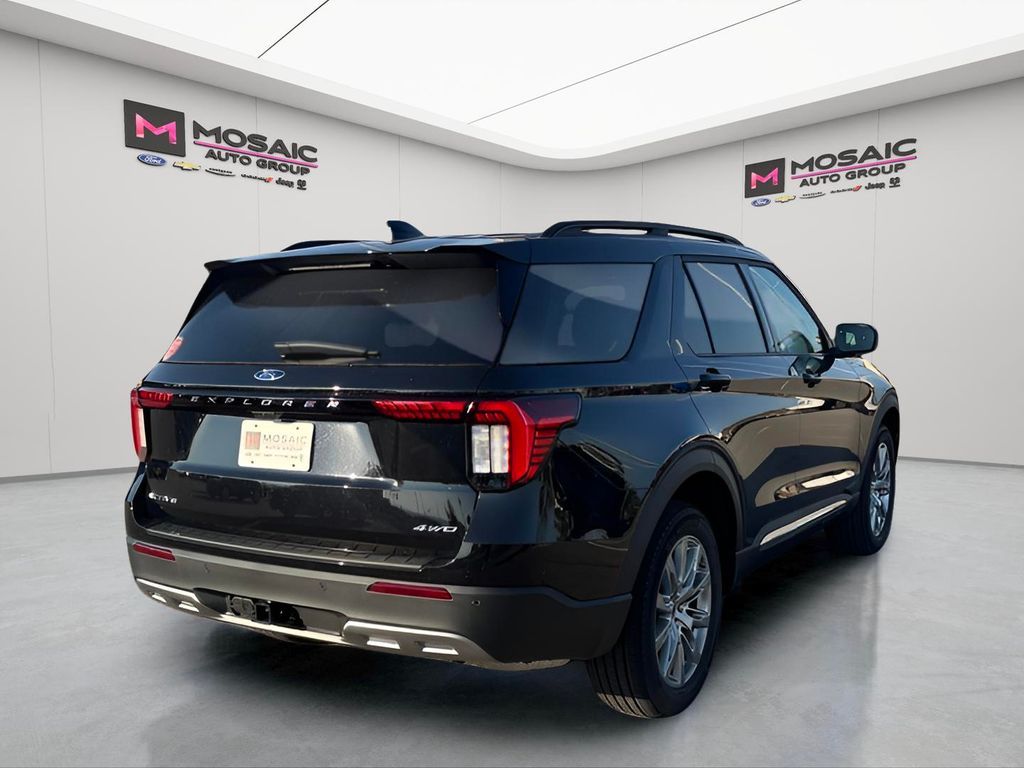 Used 2025 Ford Explorer Active with VIN 1FMUK8DHXSGC94250 for sale in Zumbrota, Minnesota