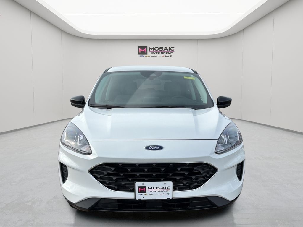 Used 2021 Ford Escape SE with VIN 1FMCU9G61MUA95937 for sale in Zumbrota, Minnesota