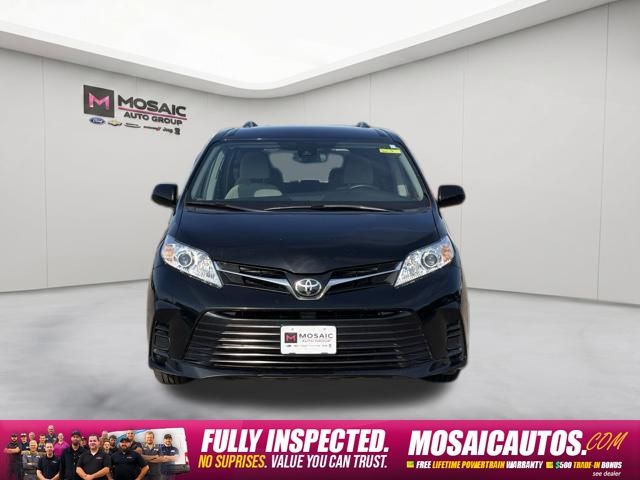 Used 2018 Toyota Sienna LE with VIN 5TDJZ3DC5JS197200 for sale in Zumbrota, Minnesota