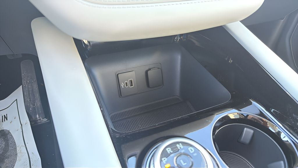 2026 Ford Explorer Platinum - Photo 36