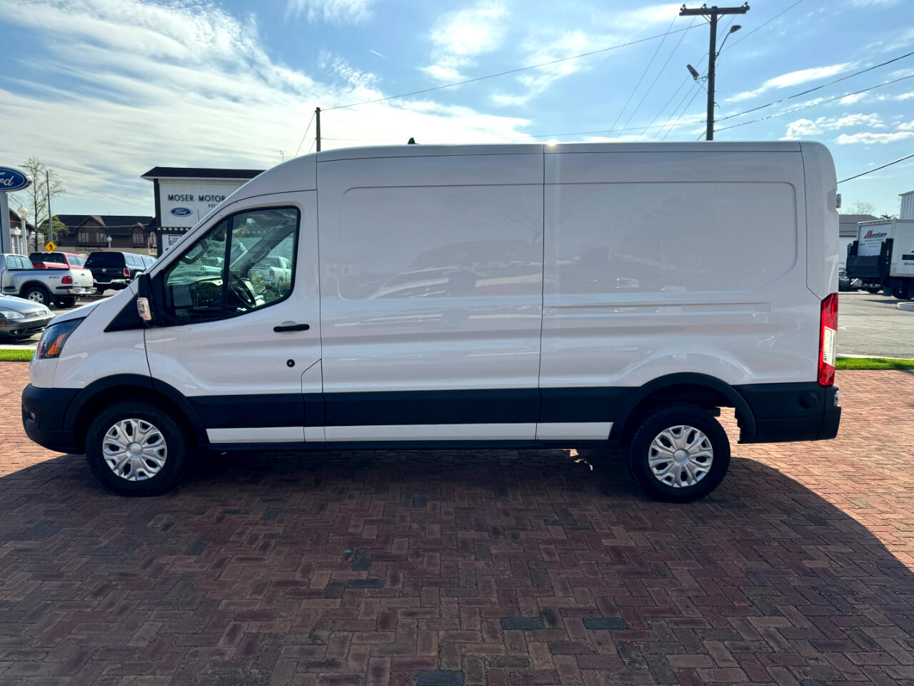 Used 2022 Ford E-Transit Cargo Van Base with VIN 1FTBW9CK5NKA13105 for sale in Berne, IN