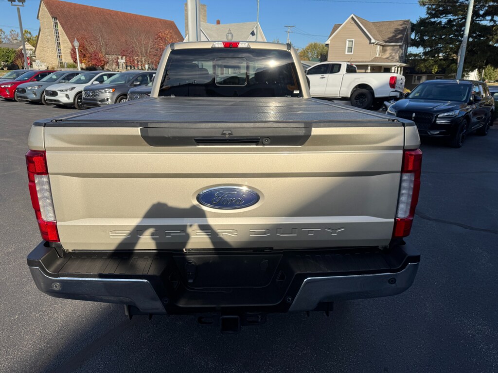 Used 2017 Ford Super Duty F-350 SRW Lariat 4WD Crew Cab 8 Bed Truck Crew Cab