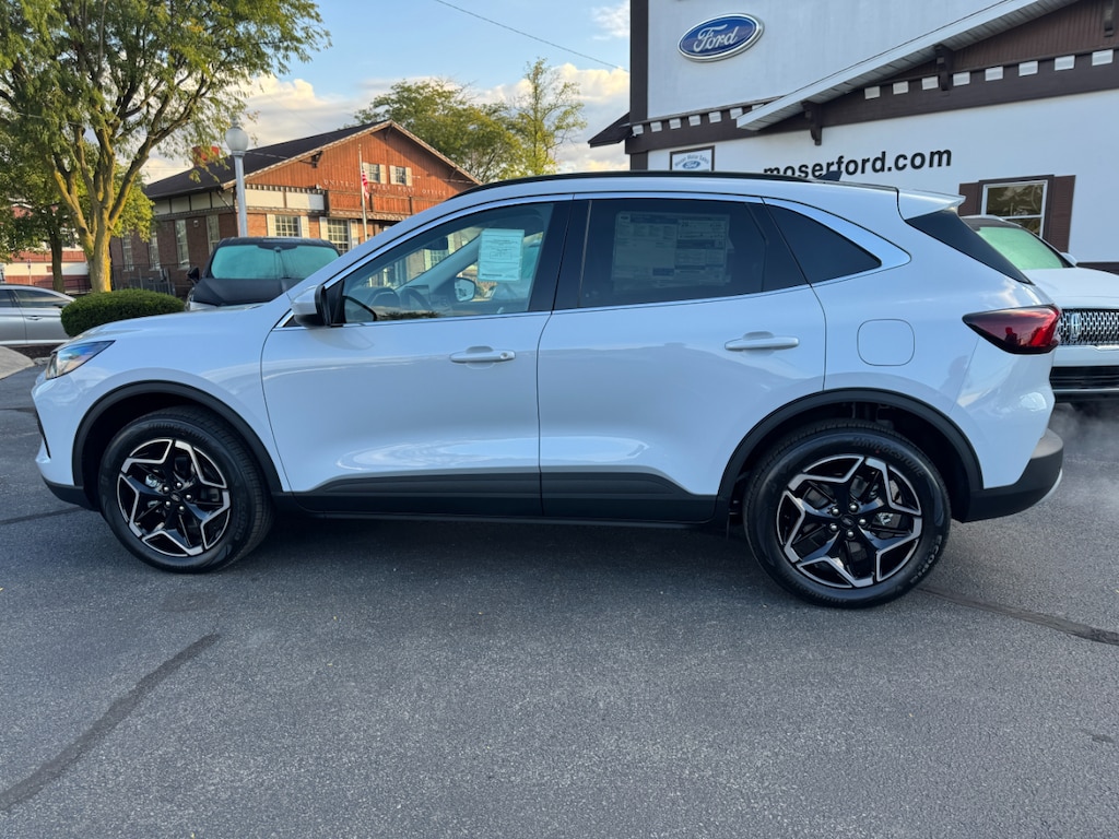 New 2026 Ford Escape Platinum AWD SUV