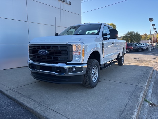 2026 Ford F-350 Super Duty XL's photo